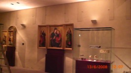 erz-schrein mit licht